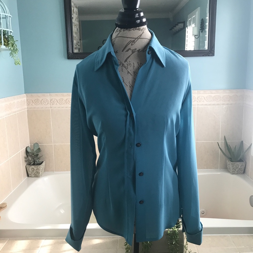 NY&CO TEAL BUTTON DOWN BLOUSE SEMI SHEER SIZE SM.